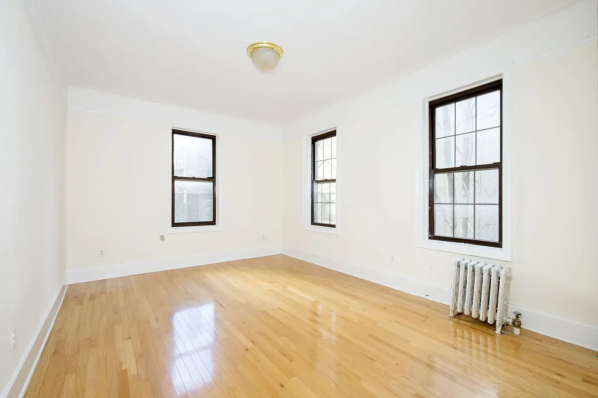 Leonard Bromberg - 15 Abingdon Square #36 1 of 11