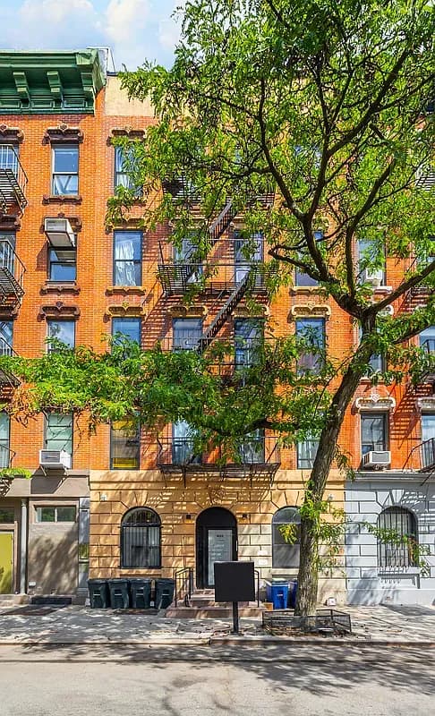 Katerina Iashkevich - 631 East 6th Street #2A 1 of 15
