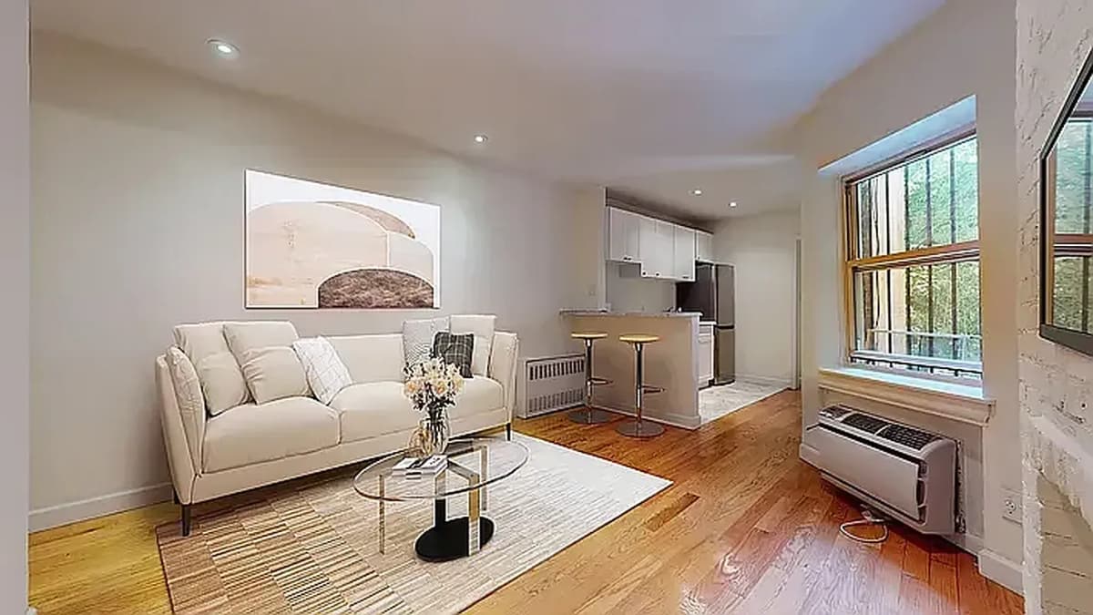 BRIAN STERN - 118 East 92nd Street #3D 1 of 13