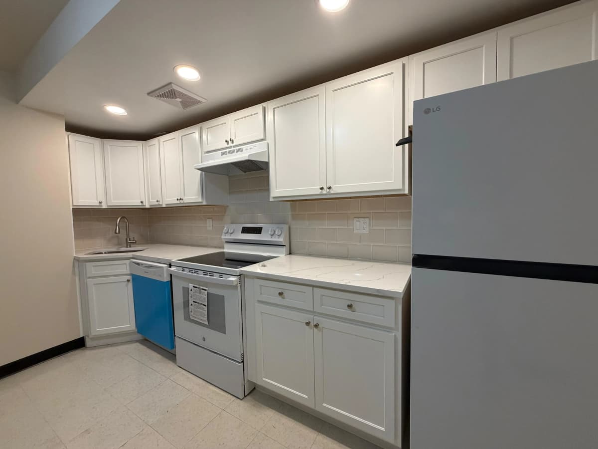 Yirelis Colon - 190 72nd Street #372 1 of 15