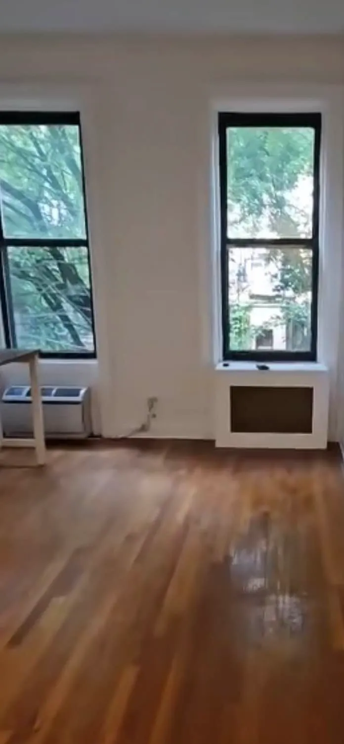 Laurel Penn - 59 West 82nd Street #2 1 of 15