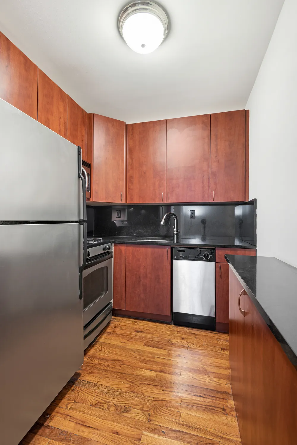 Val Goldberg - 226 East 25th Street #4D 1 of 10