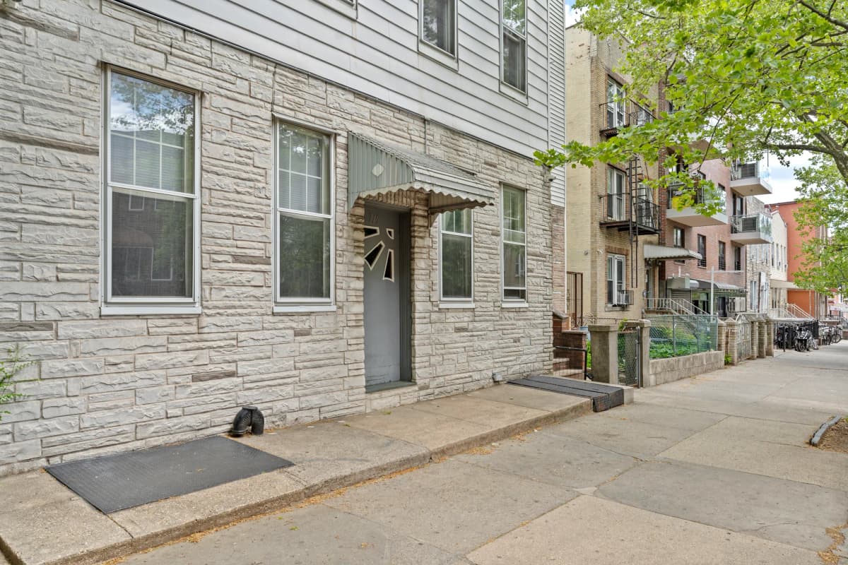 Andrew Westphal - 715 41st Street #1L 1 of 12
