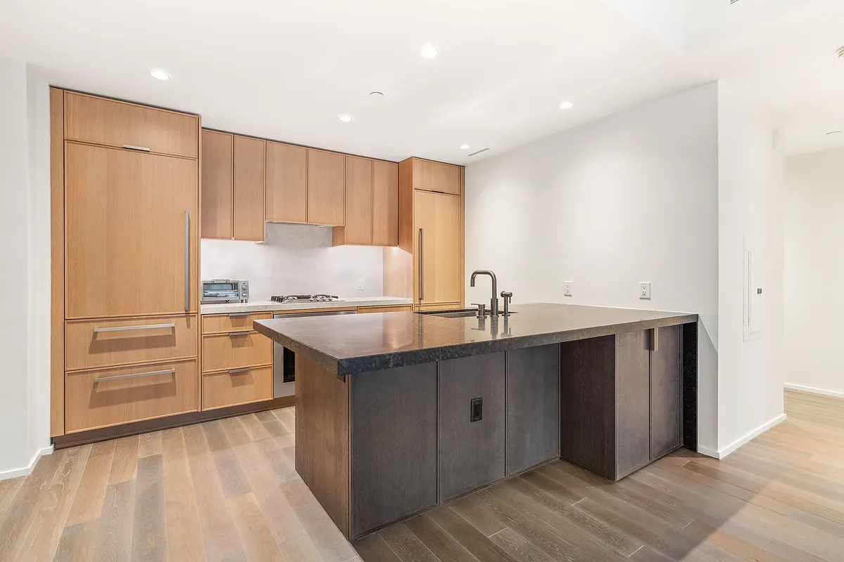 Lijiong Michelle Chen - 543 West 122nd Street #12G 1 of 15