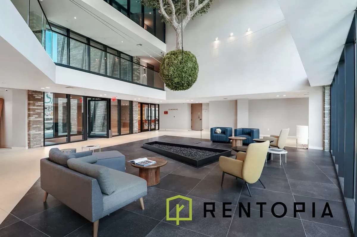 Rentopia Listings - 130 Hope Street #722N 1 of 15