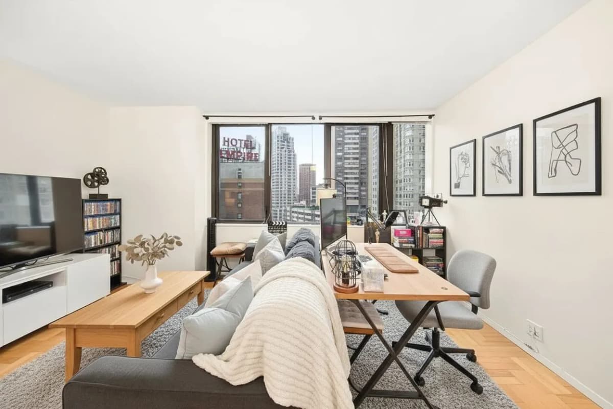 Fabiano Muniz Proa - 62 West 62nd Street #12C 1 of 15