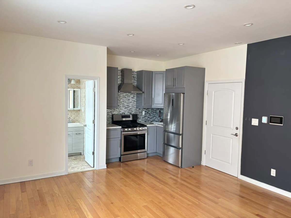 David Wolff - 426 Foster Avenue #3 1 of 15