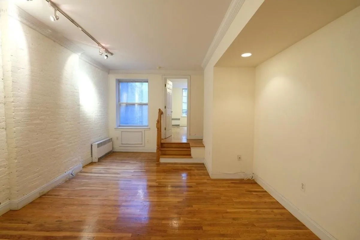 Dan Lahmi - 104 East 98th Street #2A 1 of 15
