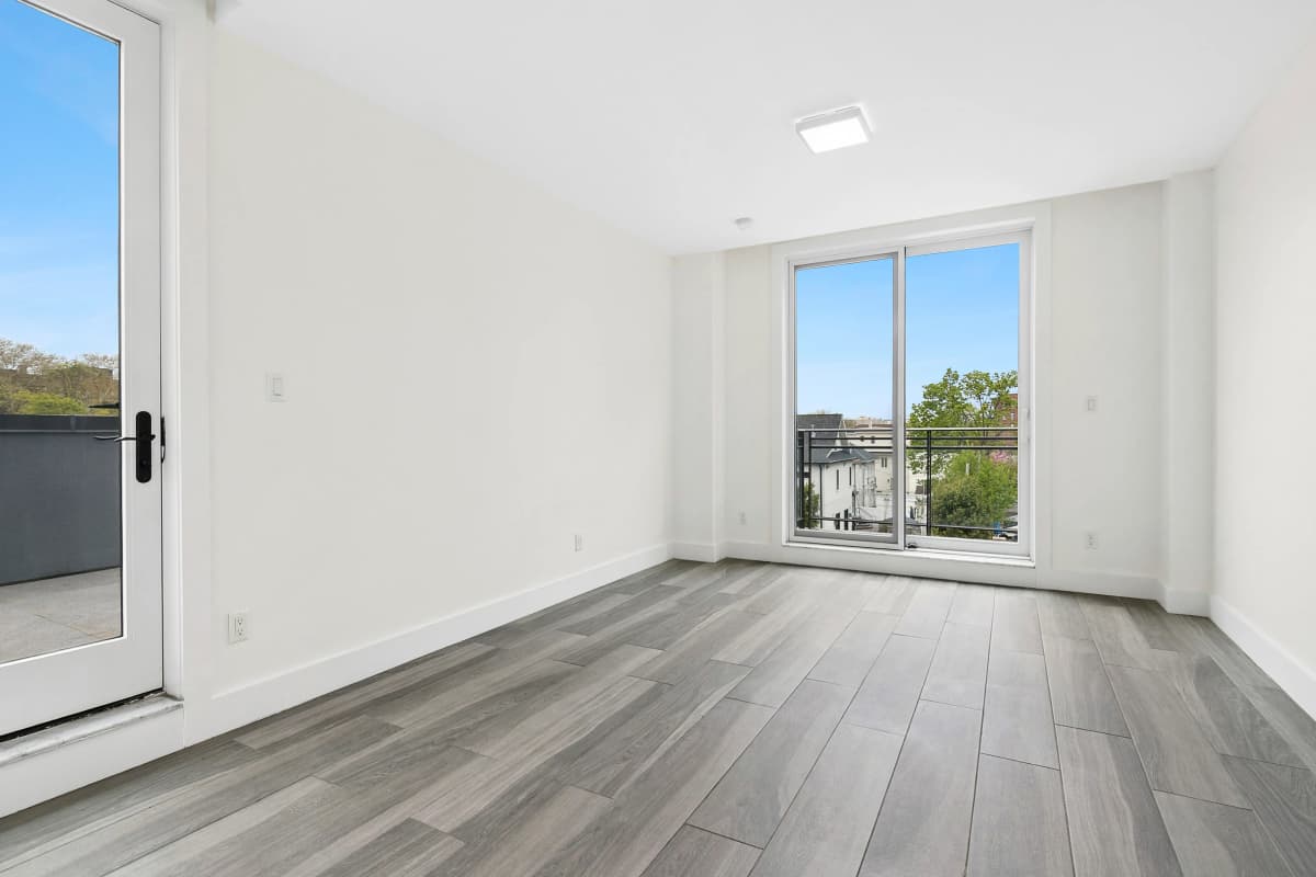 Matthew Scott - 2442 Ocean Avenue #4P 1 of 15