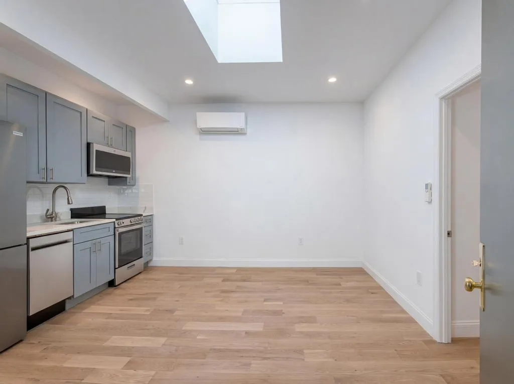 Elkin J Serna - 231 East 60th Street #5 1 of 11