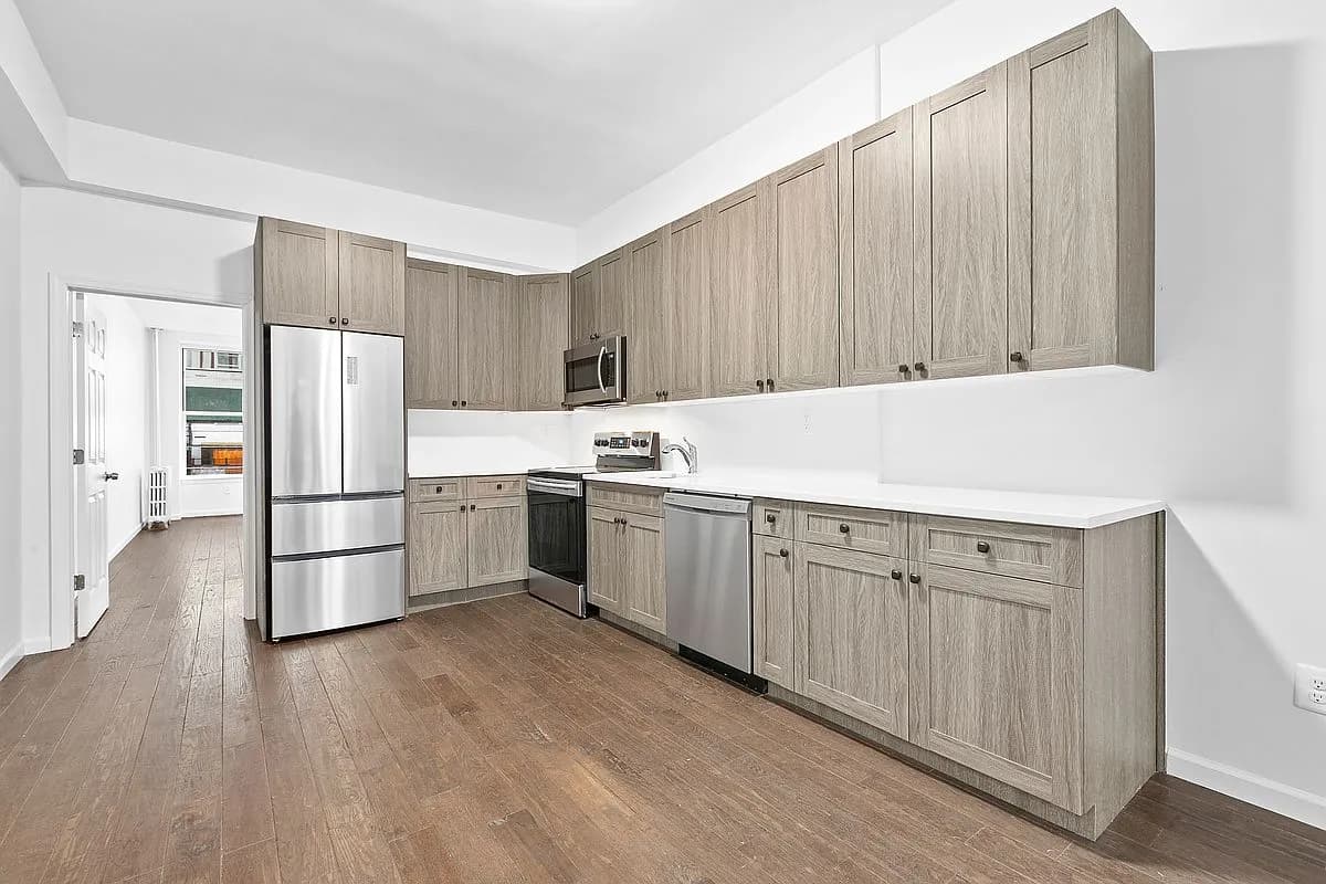 Monday Morning Management - 359 West 22nd Street #1 1 of 15