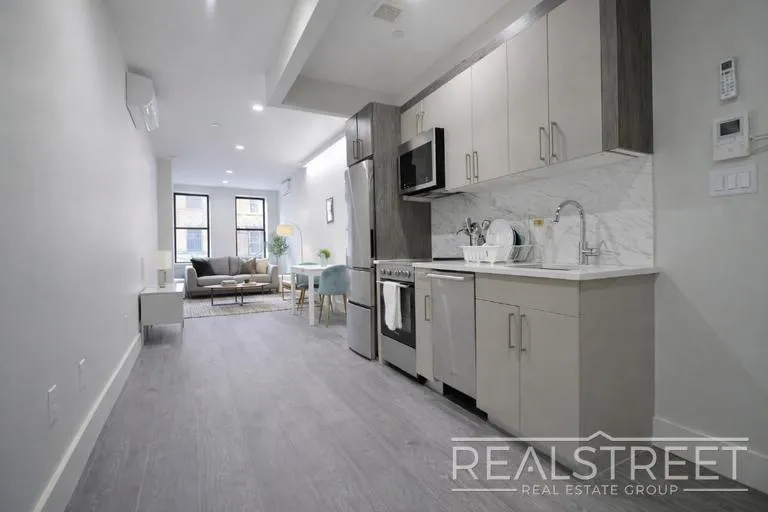 Jake Mann - 277 Linden Street #1R 1 of 15