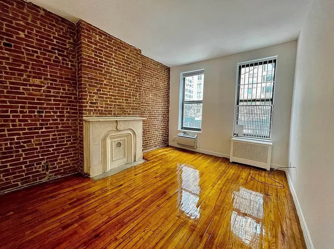 Jennifer Cafici - 1315 1st Avenue #2C 1 of 15