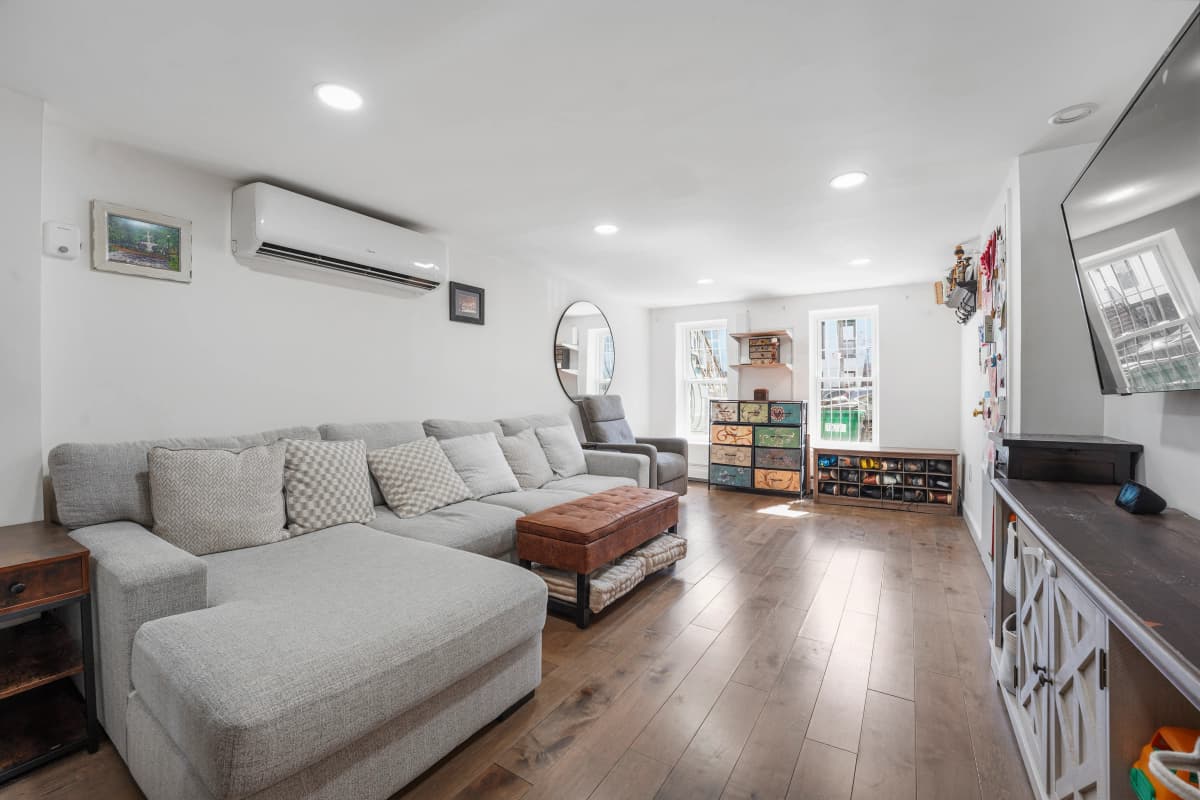 Robyn Payne - 1581 Bergen Street #1 1 of 14
