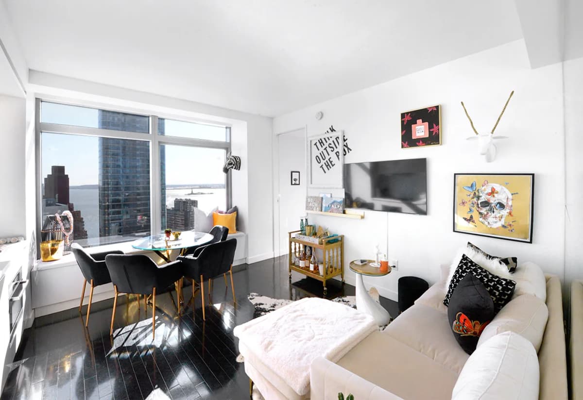 Asher Alcobi - 123 Washington Street #45H 1 of 15