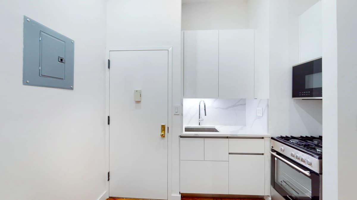 Gio Alaimo - 829 9th Avenue #1A 1 of 15