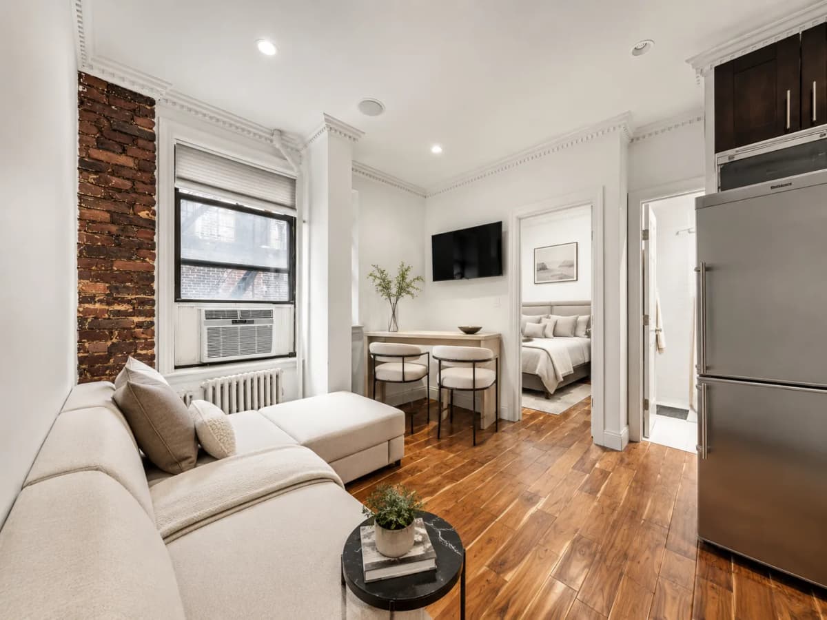 Real New York - 102 Christopher Street #4F 1 of 15
