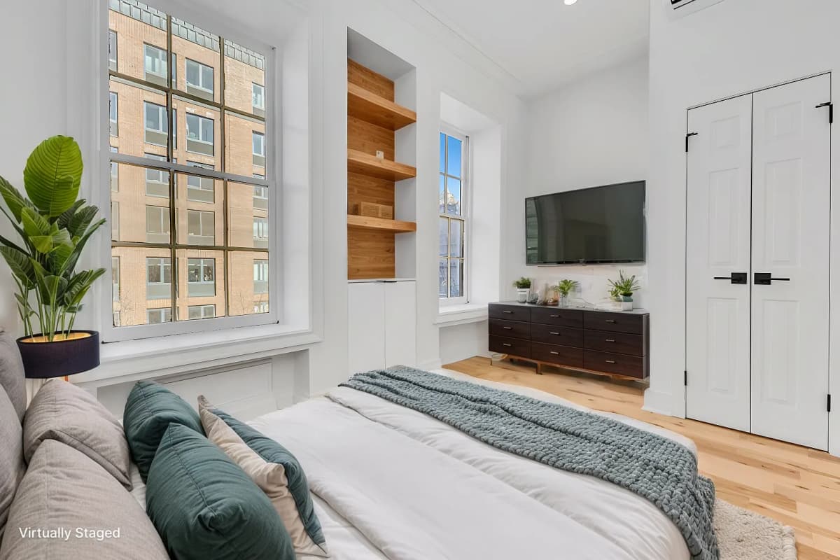 Real New York - 404 West 22nd Street #3A 1 of 15