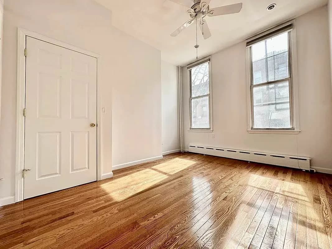 Anna Barska Rocki - 231 North Fifth Street #1R 1 of 15