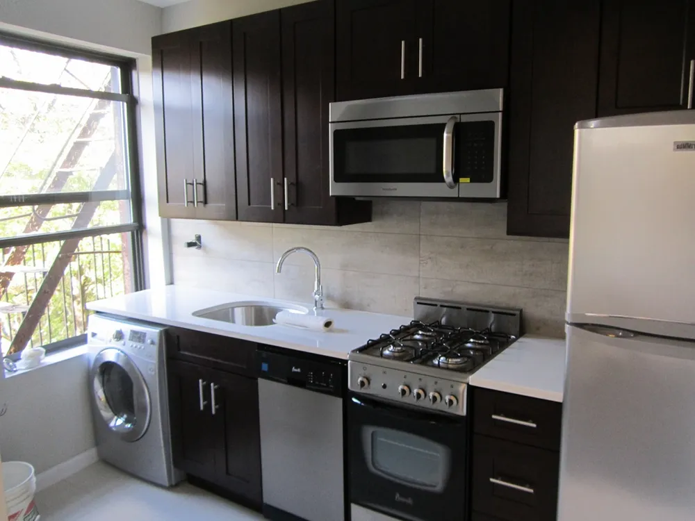 Tyler Zar - 820 Riverside Drive #Unit 1 1 of 9