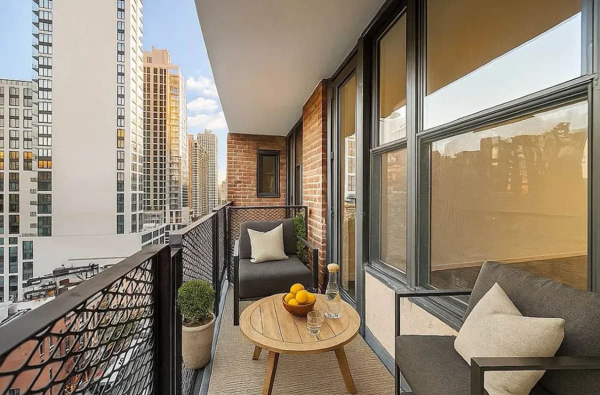 Mrg Team - 165 East 35th Street #12J 1 of 10