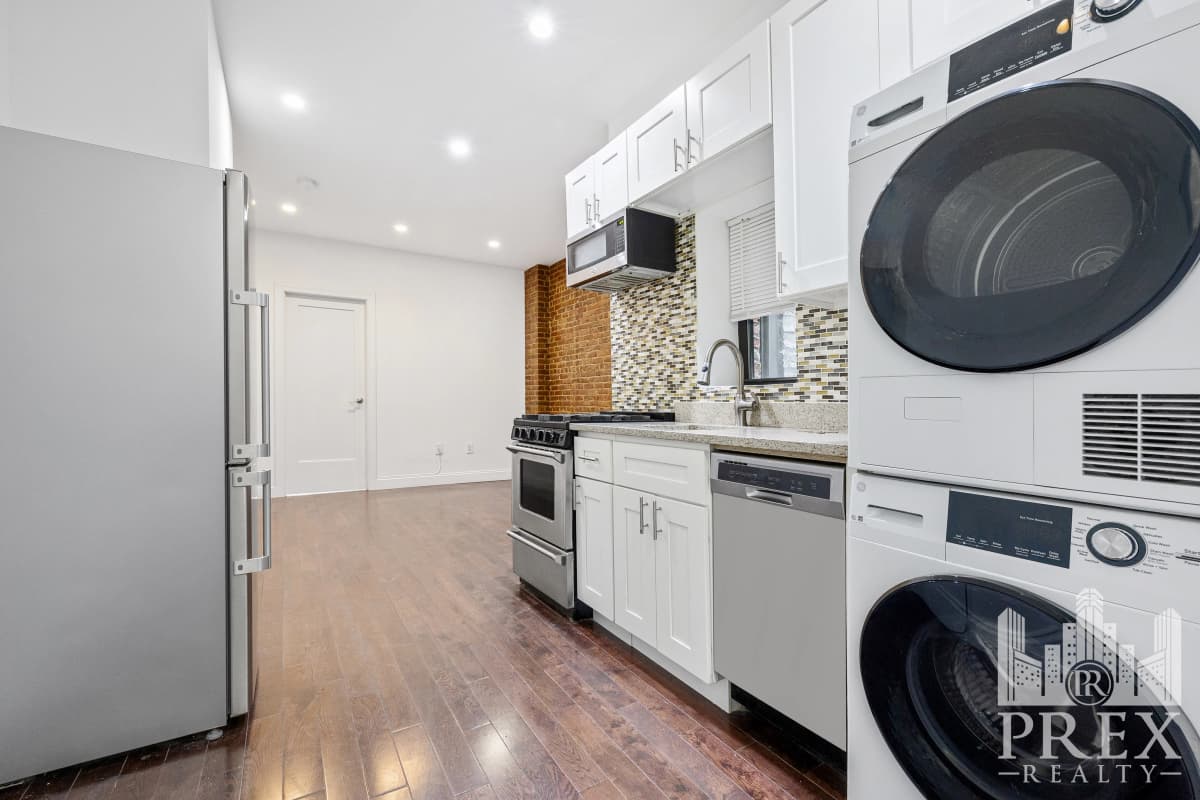 Gary Veksler - 174 East 85th Street #4D 1 of 15