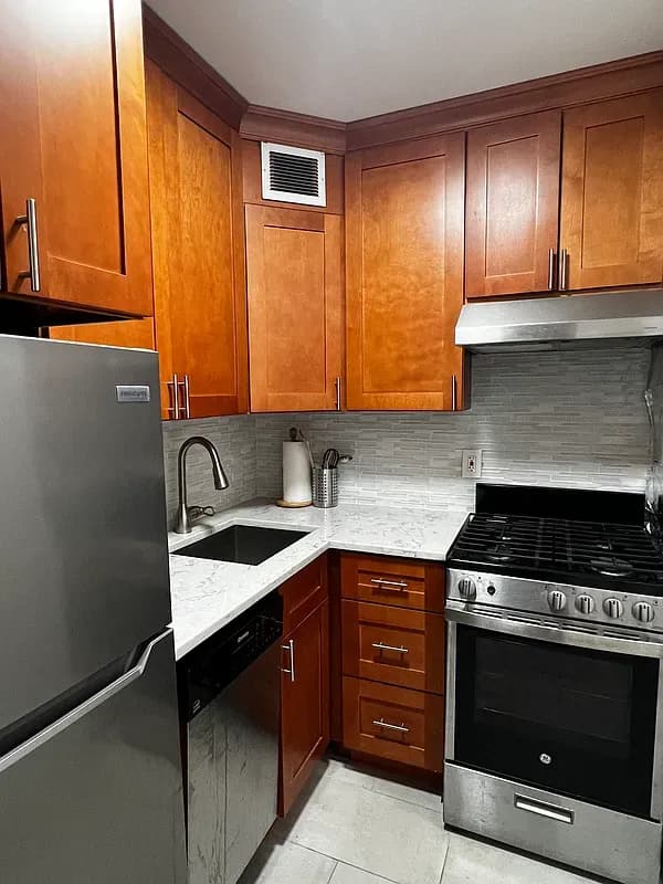 Wendy Fu - 321 East 48th Street #9B 1 of 15