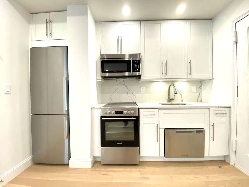 160 East 48th Street #3C1 - 160 East 48th Street #3C1 1 of 15