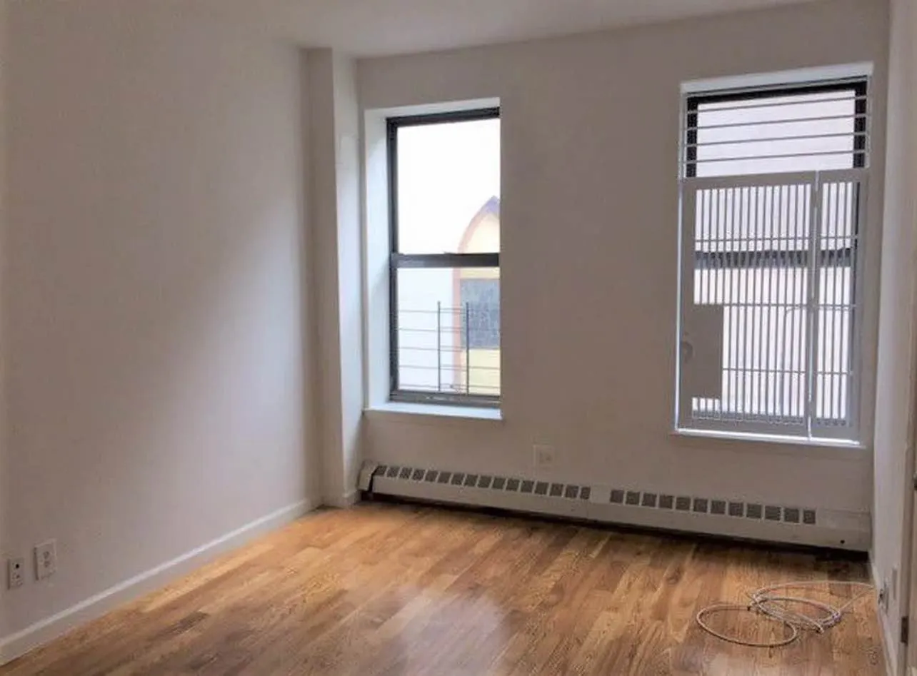 Andre Mauro - 152 West 124th Street #502 1 of 10