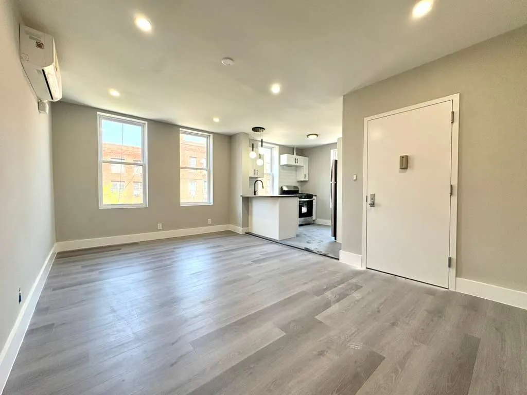 Shlomo Galatz - 282 Martence Street #2 1 of 15