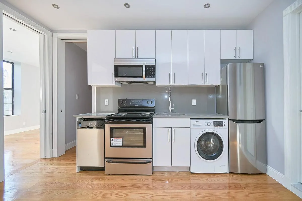 Tyler Zar - 854 West 180th Street #Unit 6 1 of 13