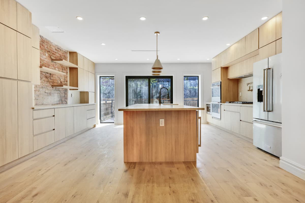 Joshua Golan - 84 Pilling Street #2 1 of 15