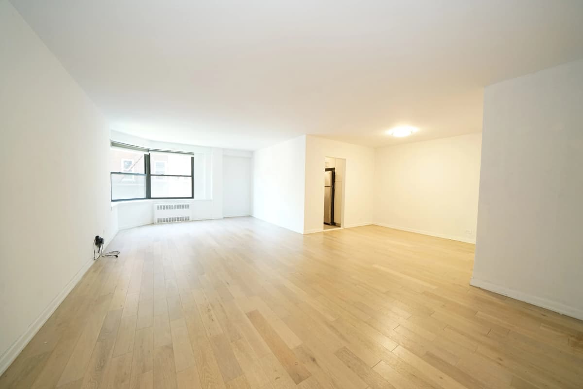 Artak Amiryan - 1700 York Avenue #4R 1 of 14