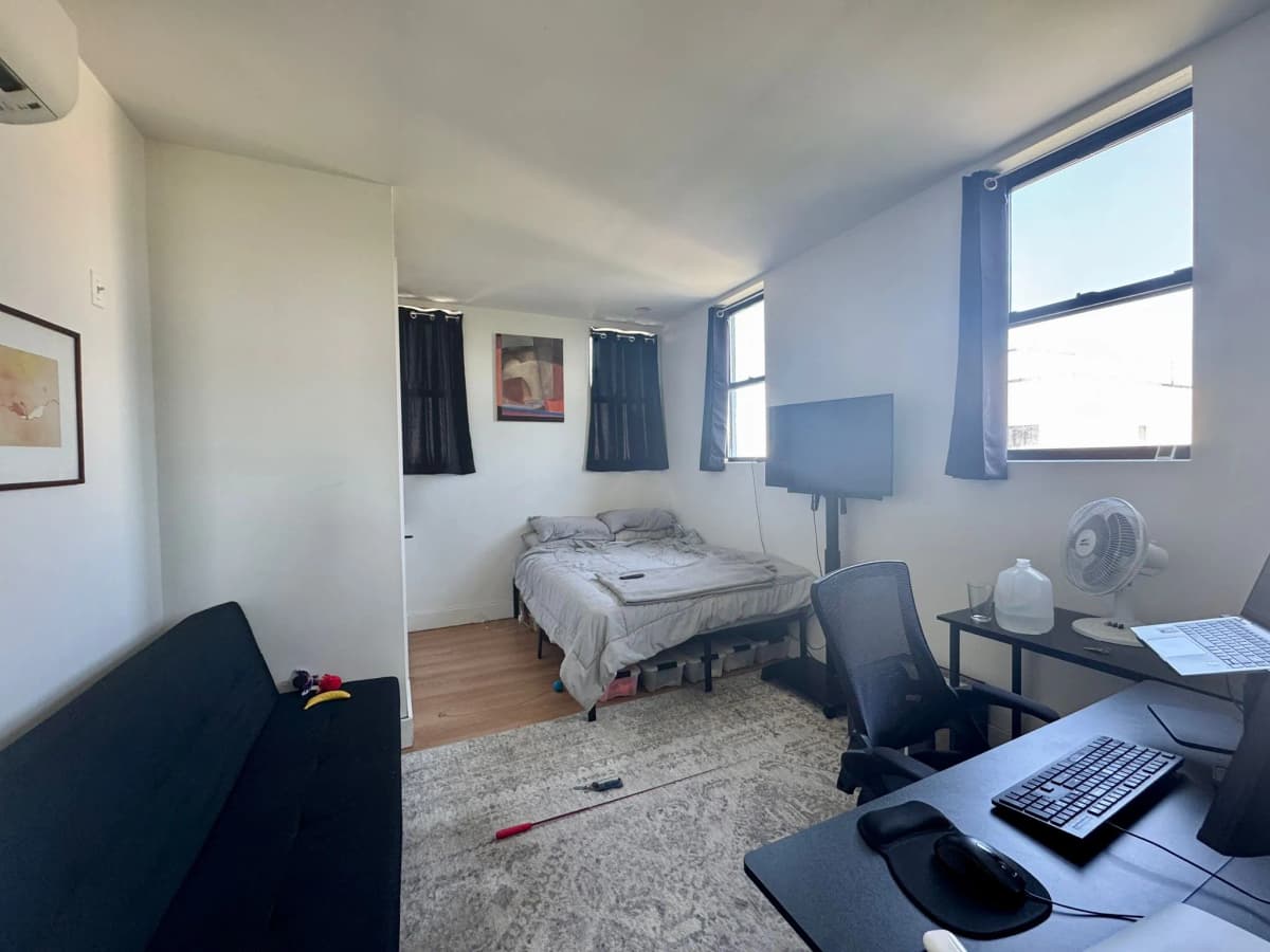 Carson Kyle - 406 Cornelia Street #5A 1 of 15