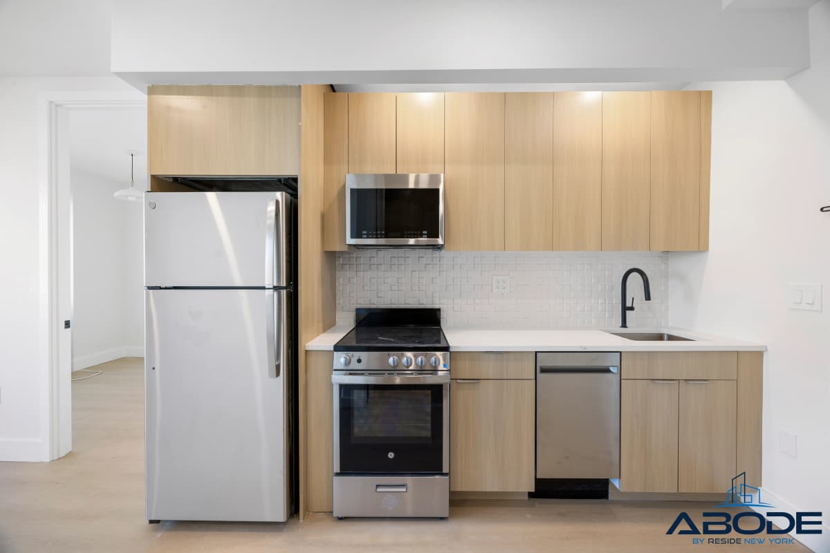 Moishy Oberlander - 102 East 53rd Street #6B 1 of 15