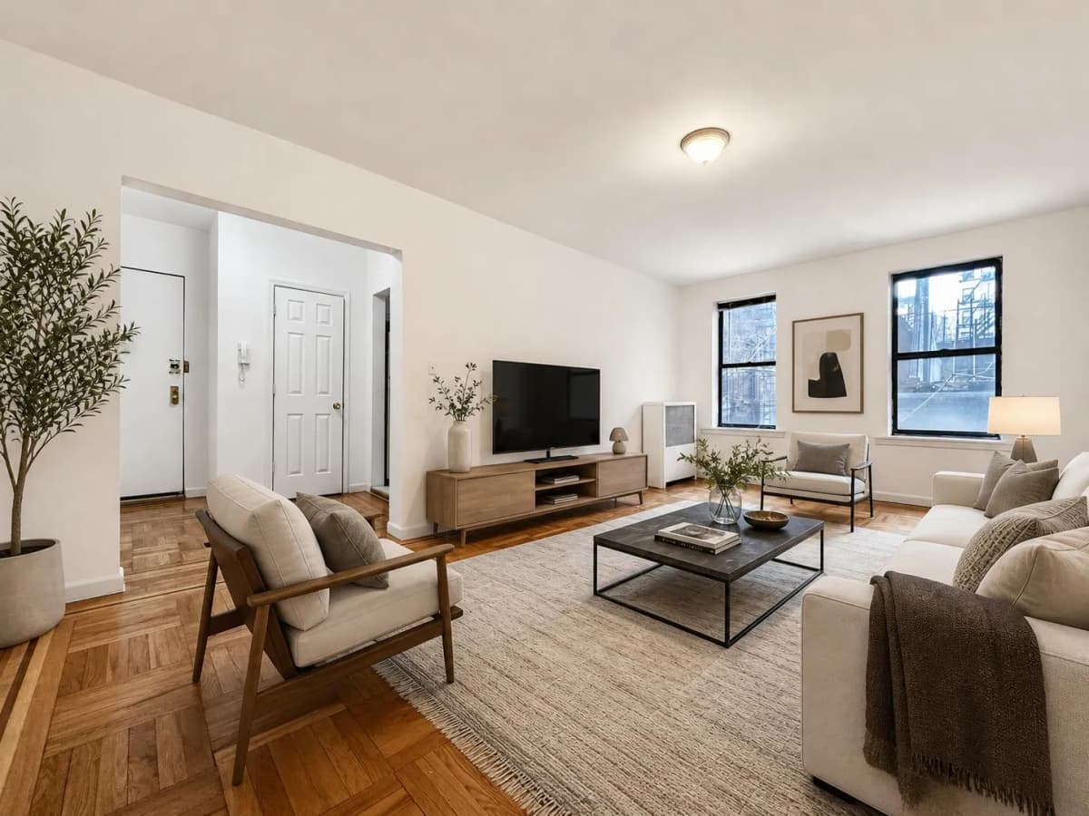 Josh Eisenstein - 44 Bennett Avenue #48 1 of 10