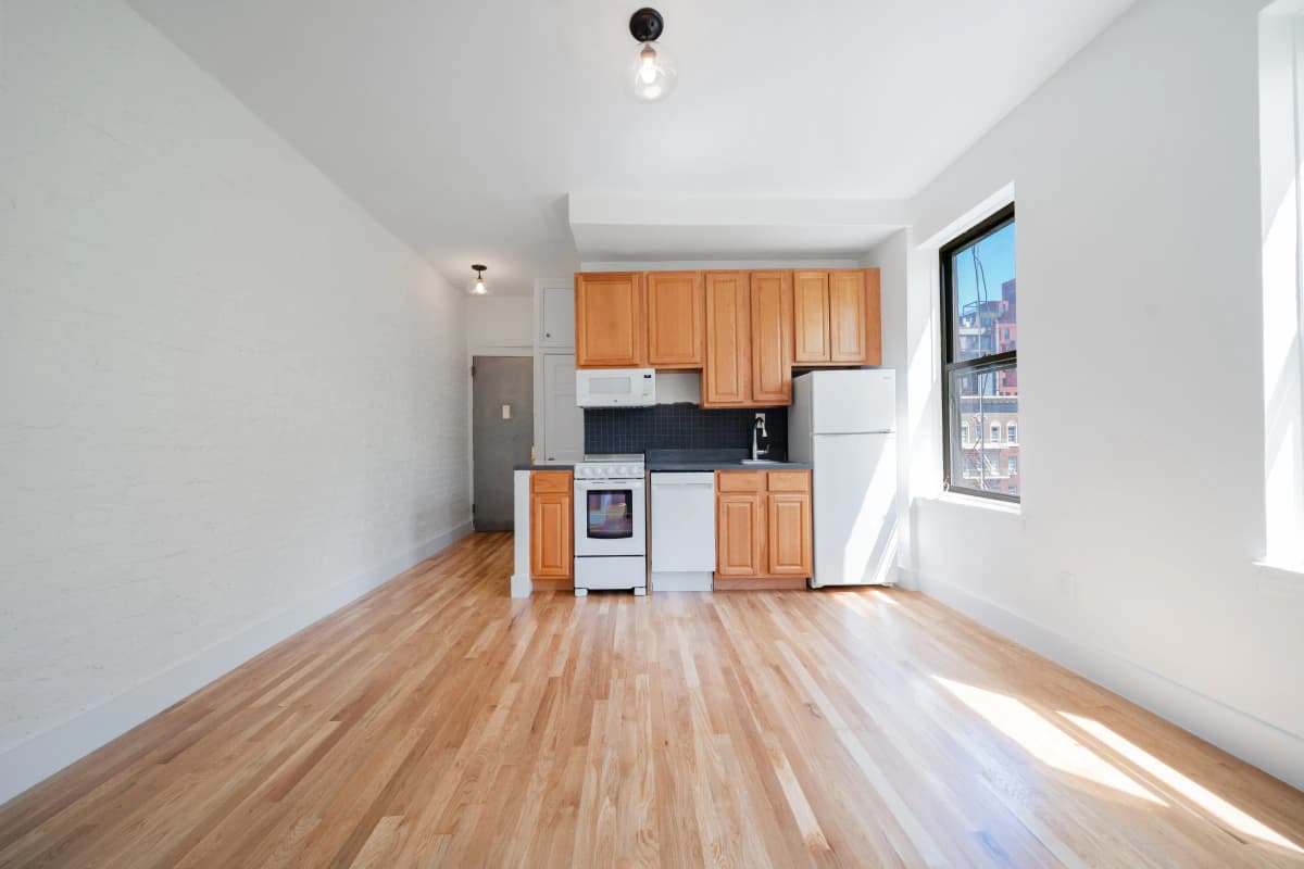 Cole Someck - 128 West 13th Street #36 1 of 15