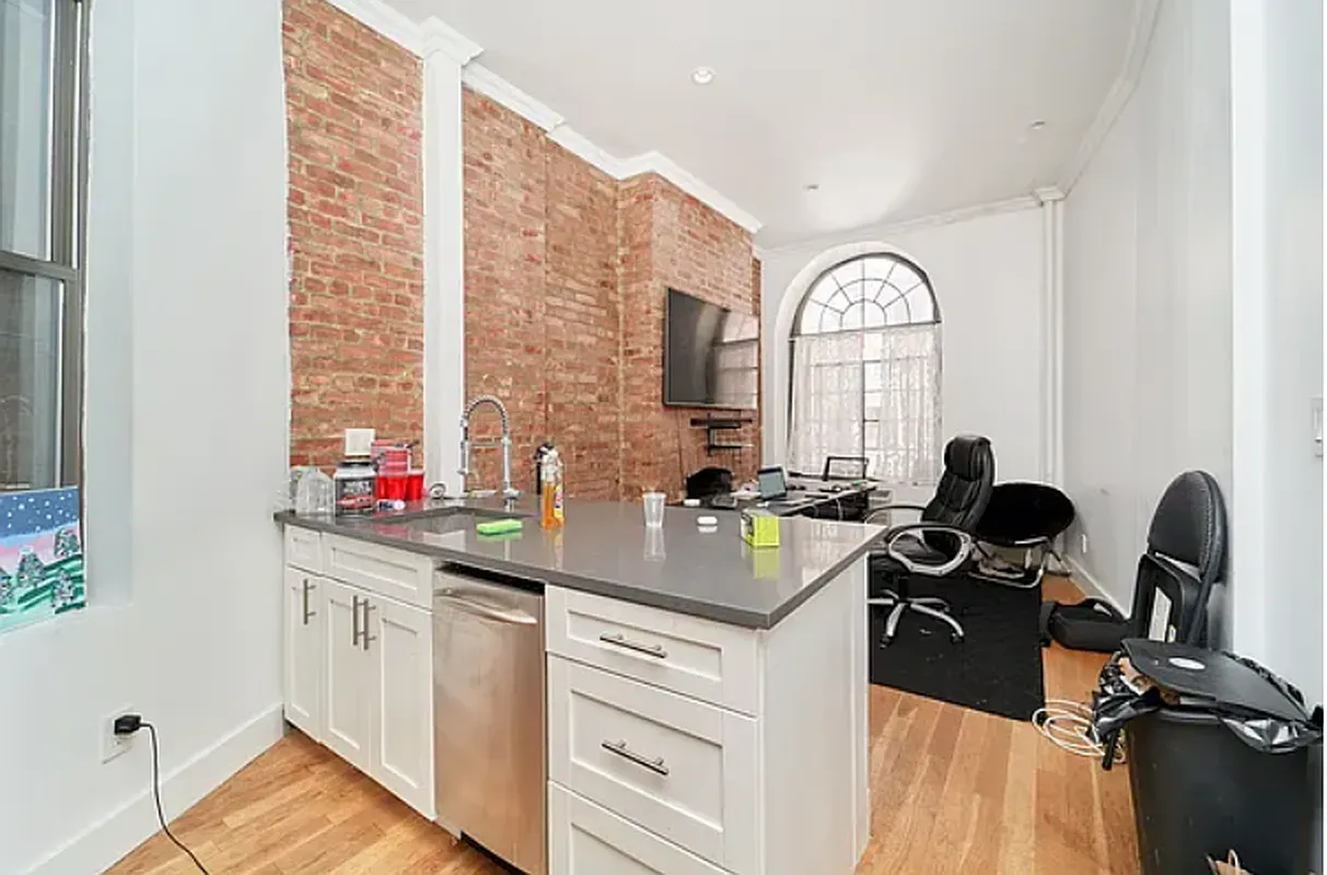 Living New York - 234 East 33rd Street #A 1 of 15