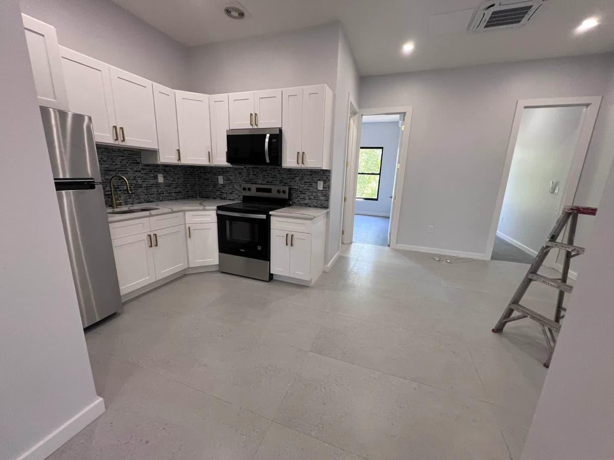 Lenny Shtivelman - 3052 Fulton Street #2 1 of 15