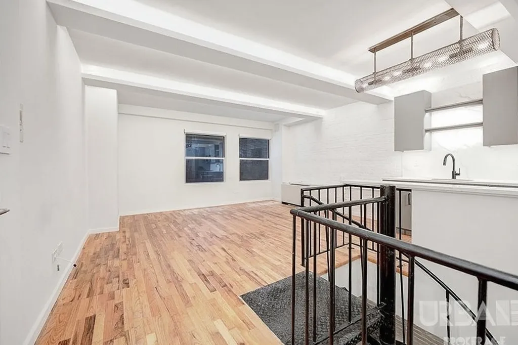 Nelson Cabassa - 123 Bank Street #190 1 of 15
