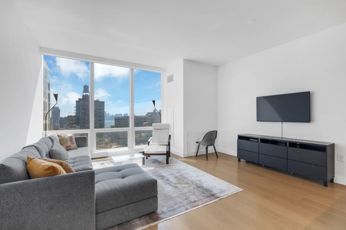 Deanna Kory - 15 Hudson Yards #24B 1 of 15