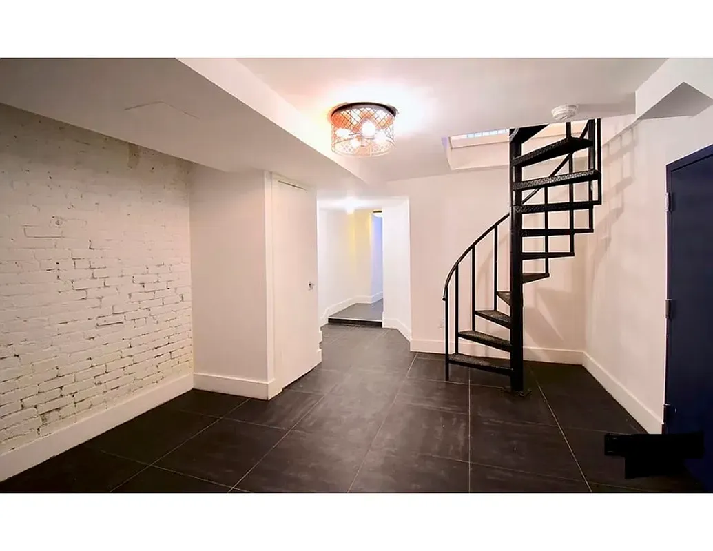 Yaron Hakim - 1076 Dean Street #1A 1 of 15