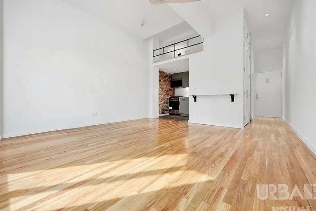 Nelson Cabassa - 123 Bank Street #440 1 of 15