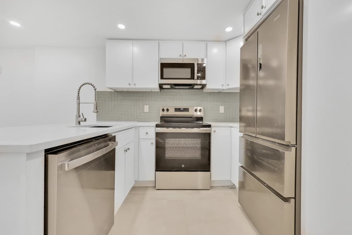 Joshua Golan - 84 Pilling Street #1 1 of 12