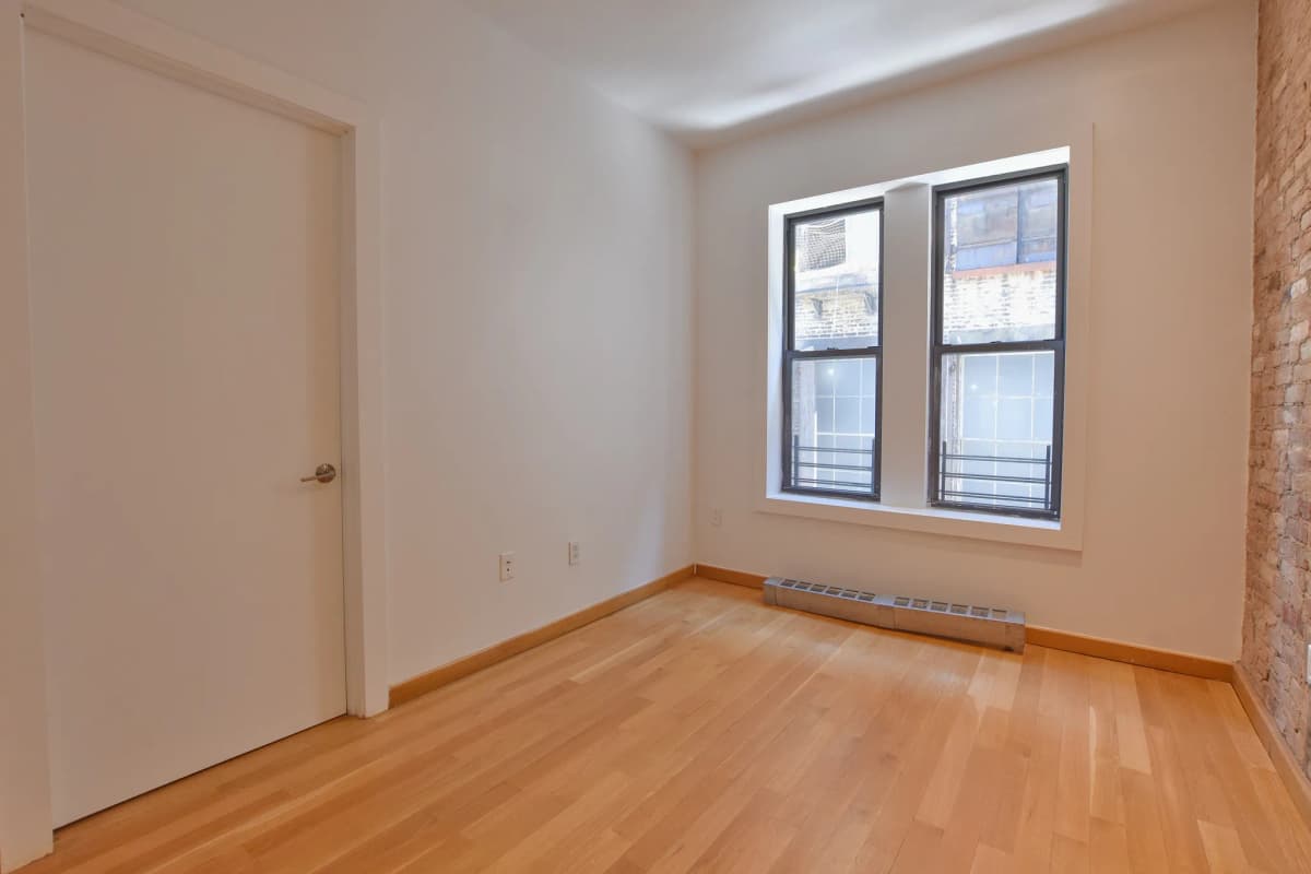 Michael Weil - 72 Thompson Street #B3 1 of 12