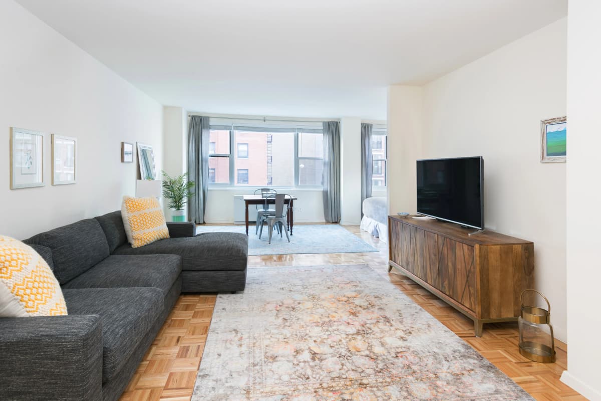 Ariffin Kromer Team Leasing - 444 East 75th Street #4G 1 of 12