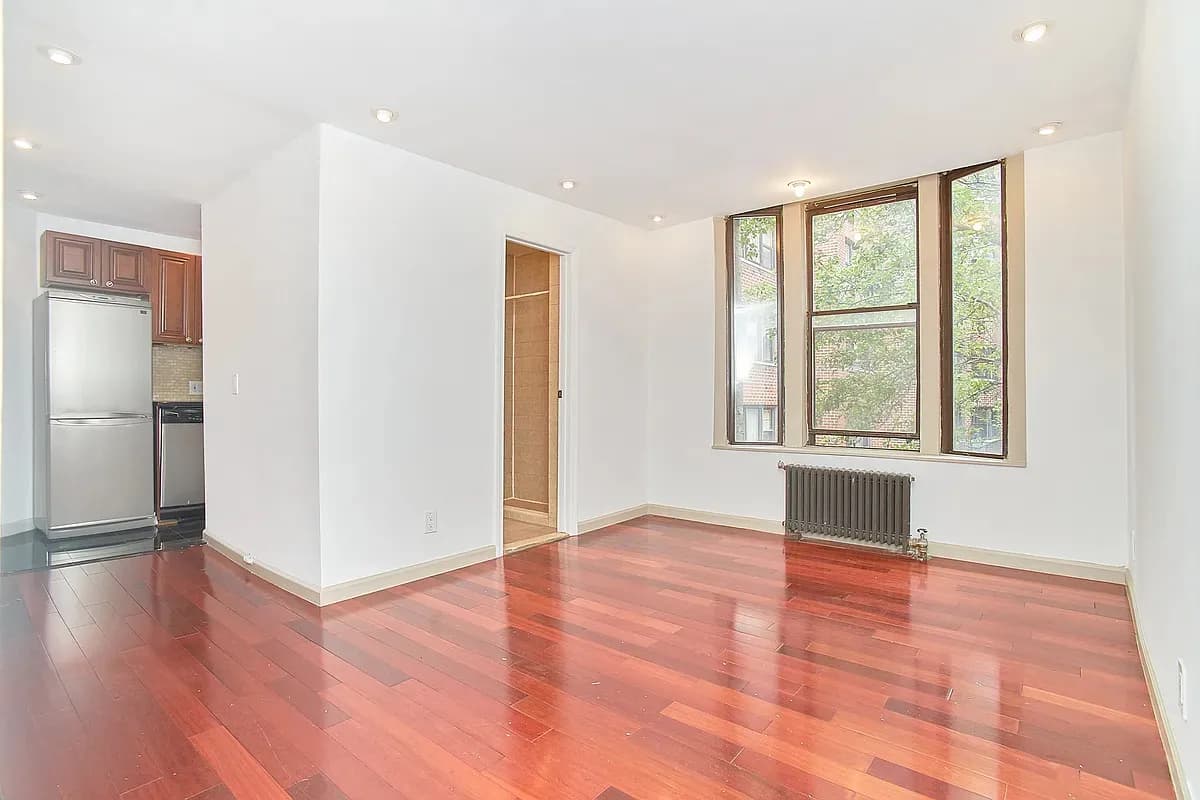 Cole Someck - 152 East 22nd Street #4D 1 of 10