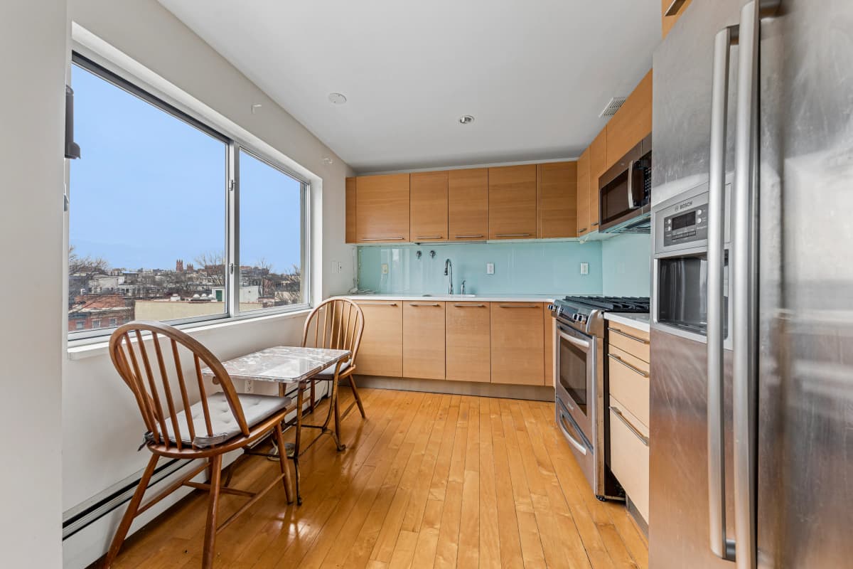 Jesse Bertomen - 378 Baltic Street #8A 1 of 6