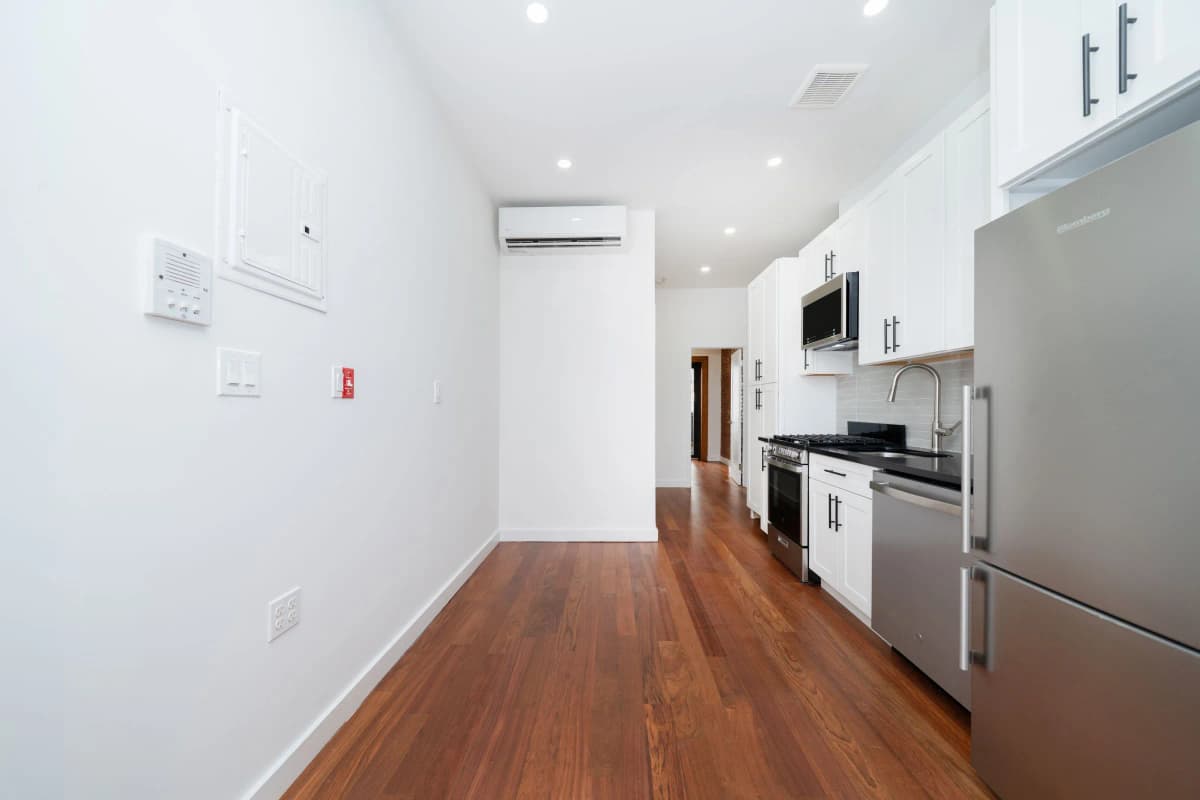Mzia Surmanidze - 165 A Avenue #2 1 of 15