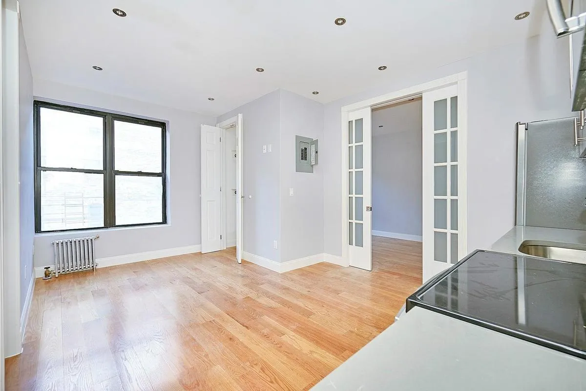 Tyler Zar - 854 West 180th Street #5D 1 of 15
